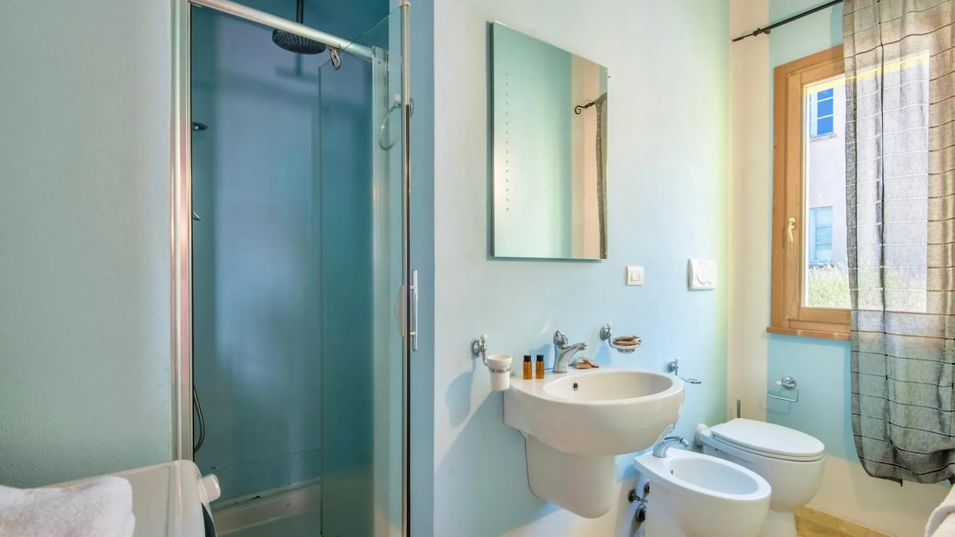 Шале Isa-Chalet With Common Swimming-Pool Surrounded By Tuscan Nature Трекуанда